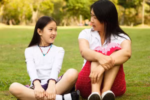 Vào khoảng 8 tuổi, trẻ nên được dạy những điều cơ bản về tuổi dậy thì. 