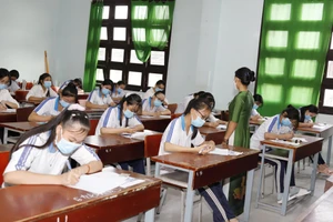 Học sinh tham dự kì thi tốt nghiệp THPT 2022.