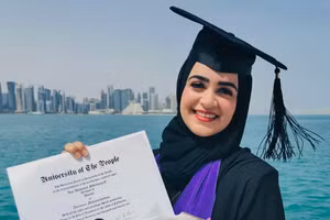 Một sinh viên tốt nghiệp Đại học Nhân dân (UoPeople) ở Mỹ.