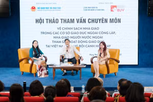 TS Vũ Minh Đức phát biểu tại Hội thảo tham vấn chuyên môn về chính sách nhà giáo trong các cơ sở giáo dục NCL, nhà giáo người nước ngoài tham gia hoạt động giáo dục tại Việt Nam trong bối cảnh hiện nay.