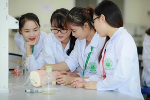 Sinh viên Trường Đại học Y tế Công cộng. Ảnh: Website nhà trường