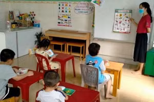 Các bé được hỗ trợ phát triển kỹ năng ngôn ngữ.