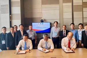 Ba trường đào tạo khối STEM gồm ĐH Bách khoa Hà Nội, ĐH Bách khoa – ĐH Đà Nẵng và ĐH Bách khoa – ĐH Quốc gia TP Hồ Chí Minh ký kết hợp tác trong đào tạo, nghiên cứu khoa học và đảm bảo chất lượng giáo dục.