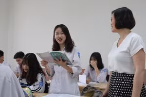 Giờ học lịch sử của học sinh Trường THPT Trương Định (Hà Nội).