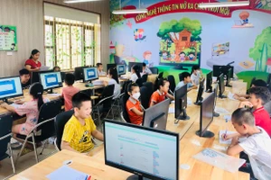 Từ năm học 2022 - 2023, học sinh lớp 3 có thêm các môn học bắt buộc là Tiếng Anh và Tin học.