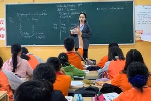 Nhiều giáo viên tiếng Anh sẽ phải dạy liên trường, liên cấp. Ảnh minh hoạ: INT