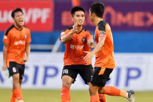 Nhân tố mới Phạm Đình Duy (18) trong màu áo SHB Đà Nẵng.