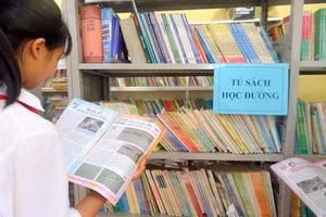 Nhiều trường đã tổ chức “tủ sách dùng chung” để học sinh chủ động sử dụng. Ảnh: INT 