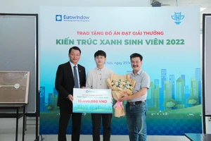 Eurowindow trao thưởng đồ án đạt giải Kiến trúc xanh sinh viên 2022