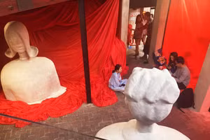 Ngắm điêu khắc chân dung ý niệm của Trần Quang Đại