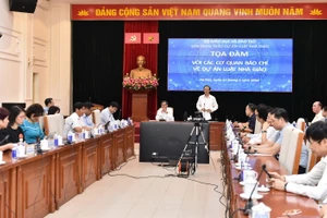 Thứ trưởng Bộ GD&ĐT Phạm Ngọc Thưởng chủ trì Tọa đàm với các cơ quan báo chí về dự án Luật Nhà giáo - chiều 17/5.