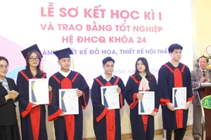 Nhiều sinh viên được nhận học bổng.