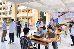 Thí sinh tham dự thi đánh giá năng lực của ĐH Quốc gia Hà Nội đợt 11-12/5/2024.