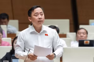 Đại biểu Đào Chí Nghĩa đề nghị bổ sung quy định người sử dụng lao động có trách nhiệm báo cáo tình hình đóng bảo hiểm xã hội cho người lao động.