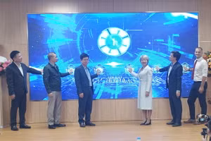 Nghi thức phát động Cuộc thi thiết kế bài giảng điện tử Tiếng Anh.