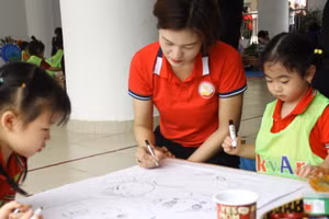 Ngày hội sáng tạo dành cho cô - trò các trường mầm non quận Tây Hồ (Hà Nội).