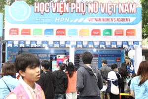 Học viện Phụ nữ Việt Nam áp dụng nhiều chính sách ưu đãi cho sinh viên.