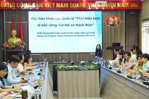 PGS.TS Đào Thị Thanh Bình tham luận tại hội thảo.