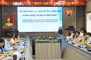PGS.TS Đào Thị Thanh Bình tham luận tại hội thảo.