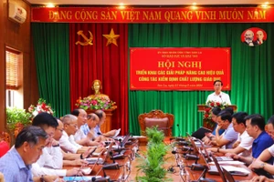 Toàn cảnh hội nghị triển khai hội nghị nâng cao chất lượng giáo dục.