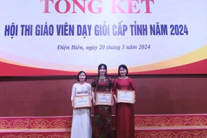 Ba giáo viên huyện vùng cao Mường Nhé đạt kết quả cao tại hội thi.