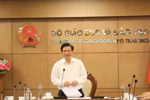 Thứ trưởng Bộ GD&ĐT Nguyễn Hữu Độ phát biểu tại Hội nghị tổng kết năm học 2020-2021, triển khai nhiệm vụ năm học 2021-2022 với giáo dục thường xuyên.