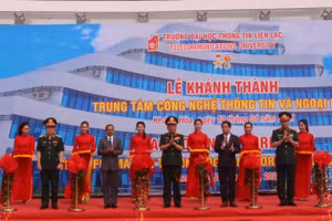 Khánh thành Trung tâm Công nghệ thông tin và Ngoại ngữ, Trường ĐH Thông tin liên lạc.