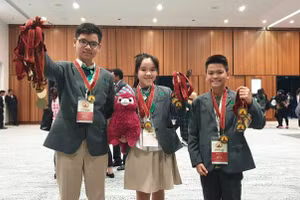 Học sinh Trường St. Nicholas.