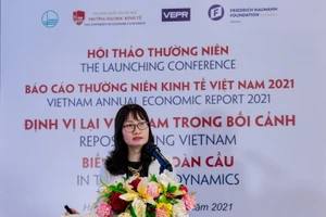 PGS.TS NGuyễn Anh Thu - Phó Hiệu trưởng Trường Đại học Kinh tế, ĐHQG Hà Nội trình bày Báo cáo thường niên Kinh tế Việt Nam 2021.