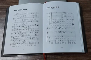 Cuốn “Nhật ký trên khóa Sol” tỏa ra những giai điệu trẻ trung, năng động. Ảnh: Bình Thanh.