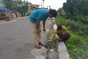  Sự xuống cấp trong toàn tuyến để “lộ” lỗi ẩu trong quá trình thi công.