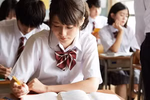 Tất cả học sinh Nhật Bản được yêu cầu mặc đồng phục, điều này nhằm xóa bỏ rào cản xã hội giữa các cá nhân và thúc đẩy ý thức cộng đồng. Ảnh: Nippon