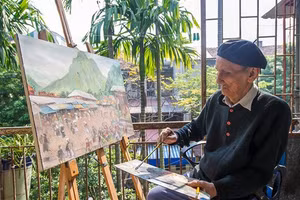 Ở tuổi 90 – họa sĩ, thầy giáo Chu Mạnh Chấn vẫn không ngừng sáng tác.