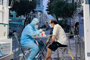 TPHCM đã bao phủ vắc-xin phòng Covid-19 mũi 1 cho hơn 90% người trên 18 tuổi. Ảnh: HCDC.