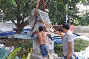 Hình ảnh phương pháp di chuyển sai khiến tấm bia đứt gãy làm đôi.