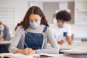 Các quốc gia trên thế giới đang cân nhắc lại việc tổ chức thi vào năm 2021.