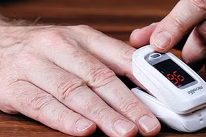 Máy đo SPO2 mini rất kém nhạy. Ảnh minh họa