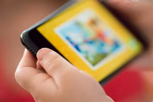 Phụ huynh được khuyến cáo chú trọng vào cách trẻ dùng thiết bị công nghệ.