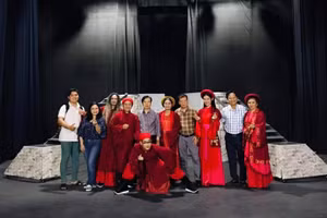 Ê - kíp vở kịch “Thành Thăng Long thuở ấy”.