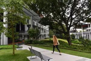 Sinh viên Singapore ưu tiên học trong nước vì đại dịch.