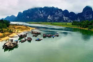 Thượng nguồn sông Gianh - Quảng Bình: IT.