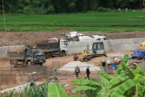 Hiện trường công trình đang thi công.