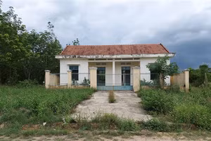 Trạm quản lí bảo vệ rừng thôn Kon Jong xây dựng hơn 900 triệu đồng nhưng không sử dụng.