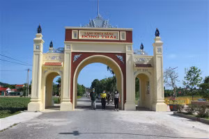 Đường vào làng khoa bảng Đông Thái (xã Tùng Anh, huyện Đức Thọ, Hà Tĩnh).