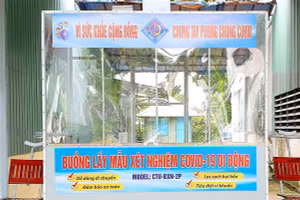 Buồng lấy mẫu xét nghiệm Covid-19 của Khoa Công nghệ (Trường ĐH Cần Thơ).