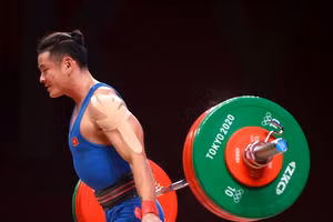 Thạch Kim Tuấn thất bại ở nội dung cử đẩy. 