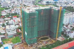 Dự án Kingsway Tower “đứng hình” hơn 1 năm qua.