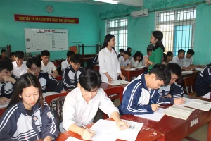 Học sinh Trường THPT Công nghiệp (Hòa Bình) ôn thi tốt nghiệp THPT 2021.