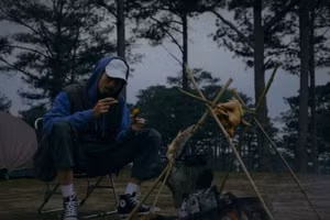 Một bộ phận khán giả dần quay về với những MV mang đến sự yên bình, nhẹ nhàng với những cảnh trồng rau, nấu ăn.