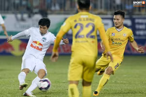 Kiatisuk thành công bằng chiến thuật cực dị với Công Phượng